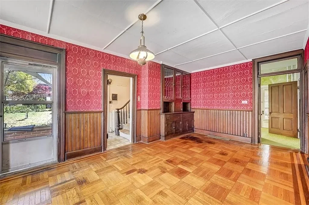 1861 Historical house Leavenworth Kansas - 11 - dining room.webp