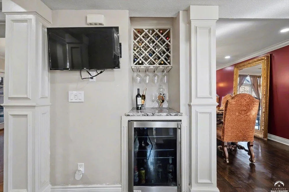 1910 Traditional house De Soto Kansas - 12 - kitchen.webp