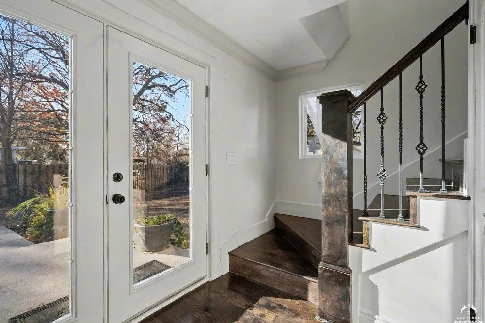 1910 Traditional house De Soto Kansas - 27 - stairs.webp