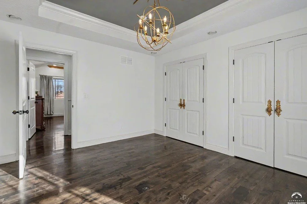 1910 Traditional house De Soto Kansas - 39 - bedroom.webp