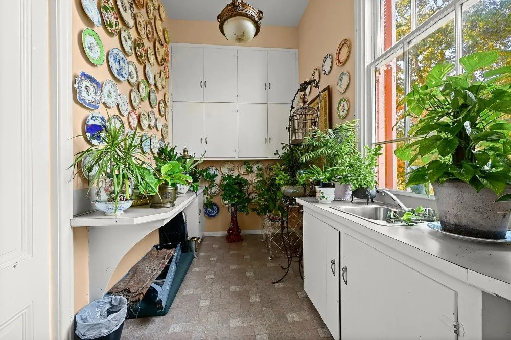 Lakeside 1830 French Creole Greek Revival Batchelor Louisiana - 23 - sunroom.webp