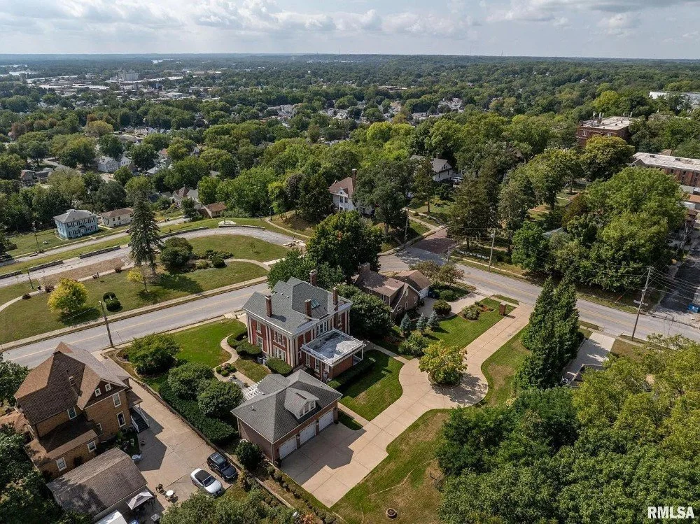 The John C Schricker House 1896 Georgian Revival Davenport Iowa - 55 - top view.webp