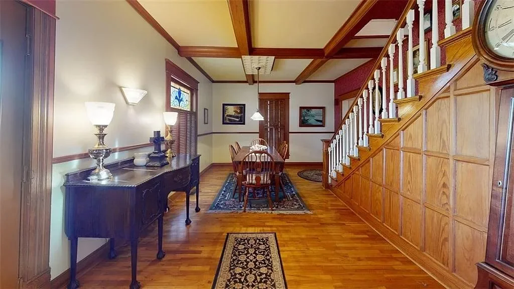 1920 Farmhouse Nevada Missouri - 11 - entrance.webp