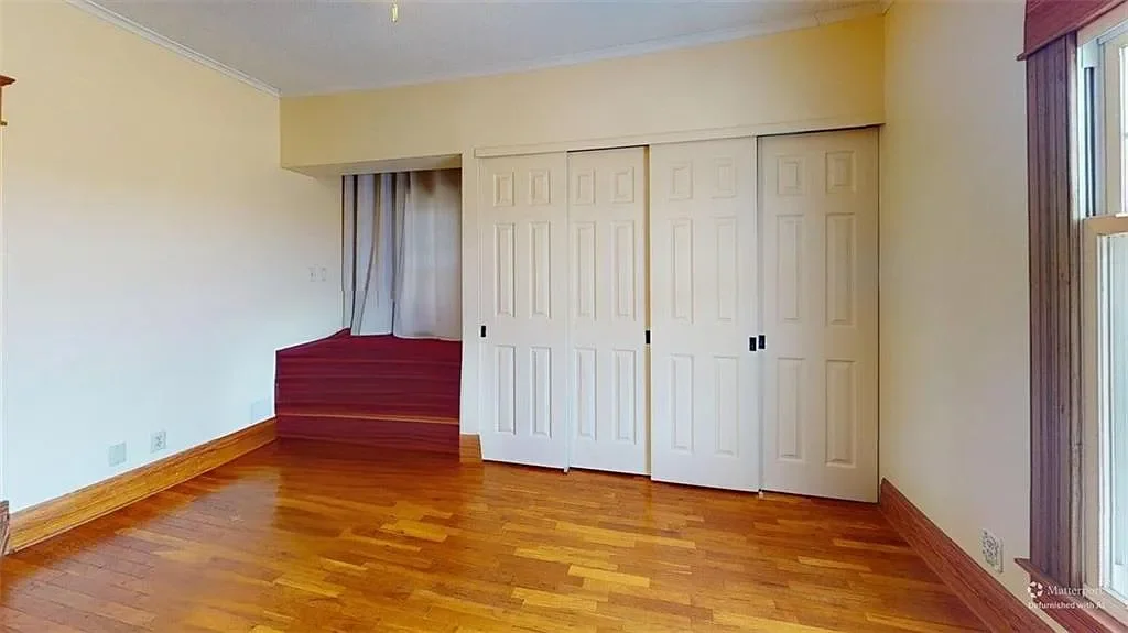 1920 Farmhouse Nevada Missouri - 27 - wadrobe.webp