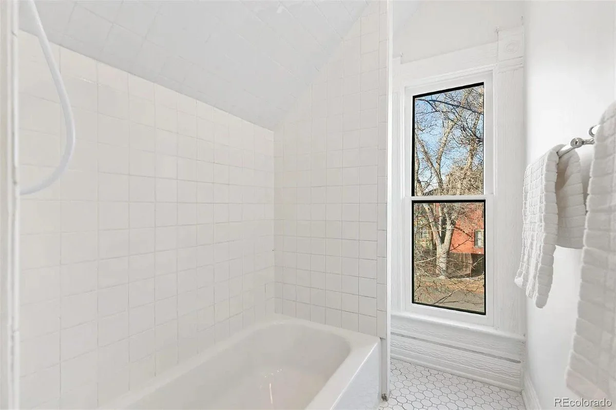 1892 Victorian house Denver Colorado - 34 - bathroom.webp