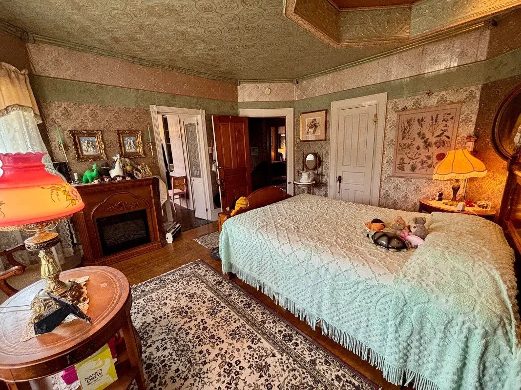 1883 Victorian house Newberry Michigan - 30 - bedroom.webp