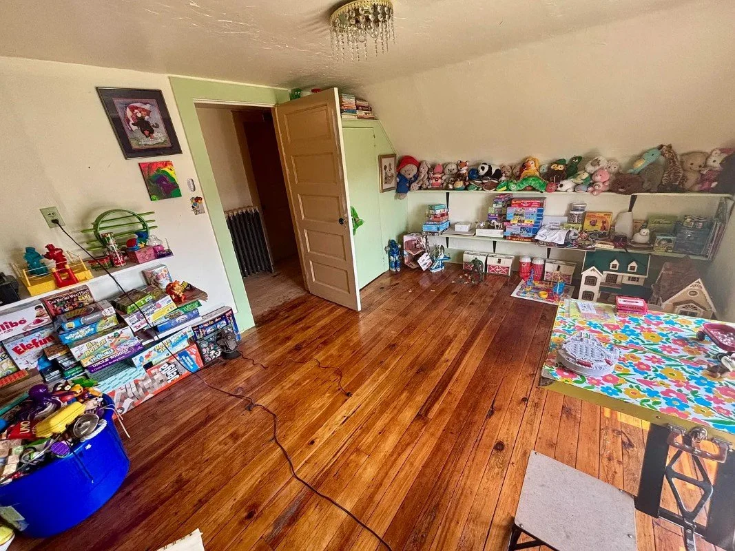 1883 Victorian house Newberry Michigan - 39 - fun room.webp