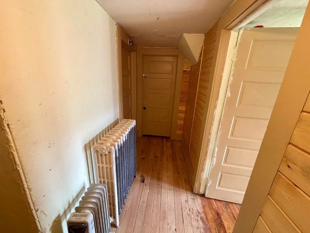 1883 Victorian house Newberry Michigan - 42 - rooms.webp