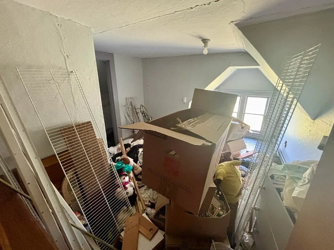 1883 Victorian house Newberry Michigan - 47 - room.webp