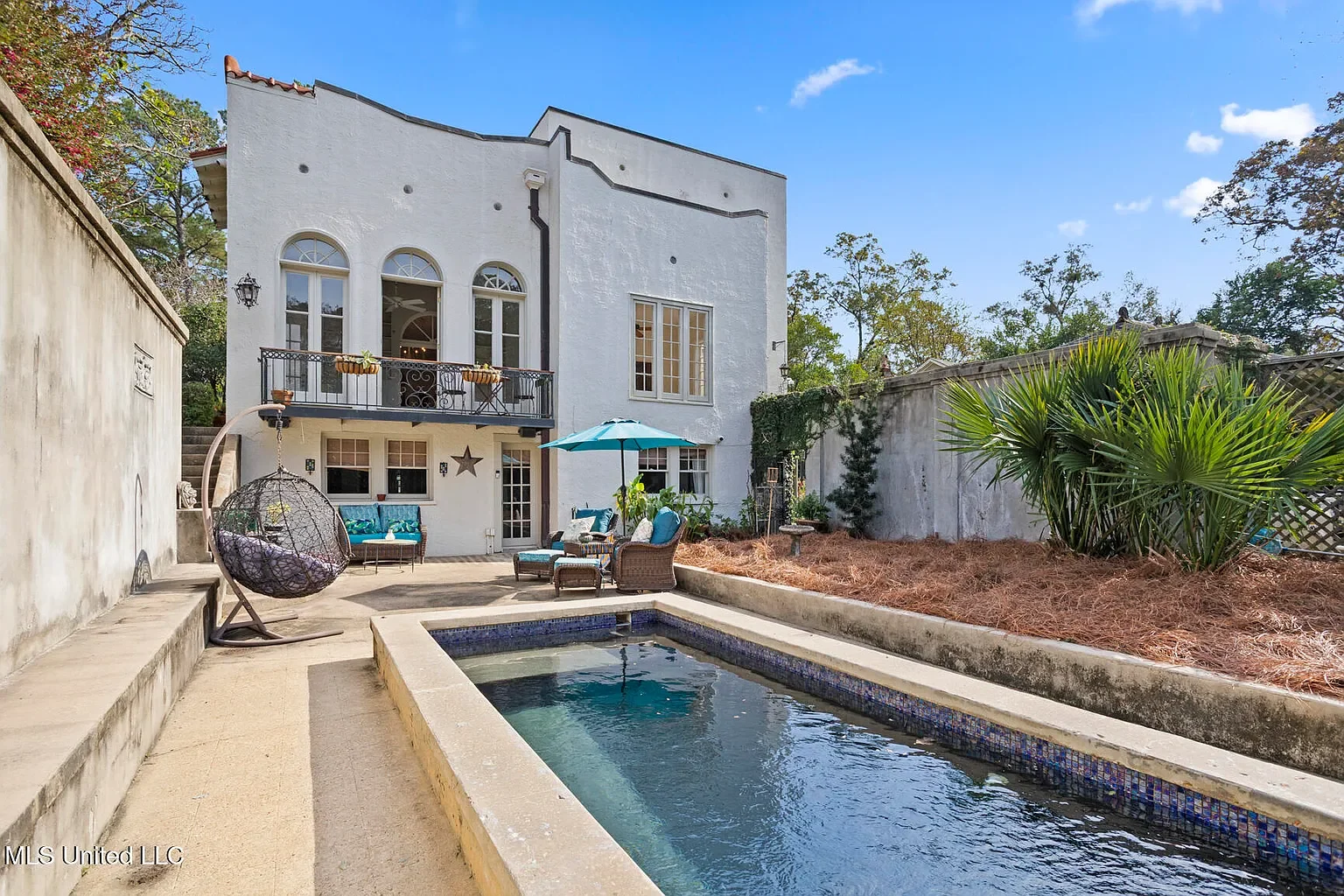1937 Spanish Colonial house Jackson Mississippi - 13 - pool.webp