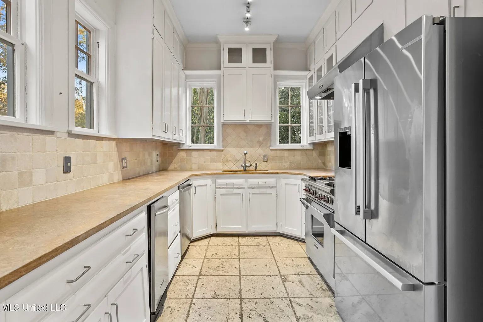 1937 Spanish Colonial house Jackson Mississippi - 19 - kitchen.webp