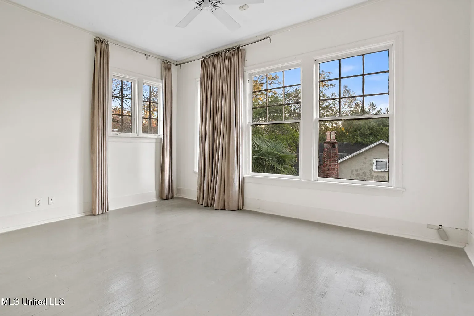 1937 Spanish Colonial house Jackson Mississippi - 27 - room.webp