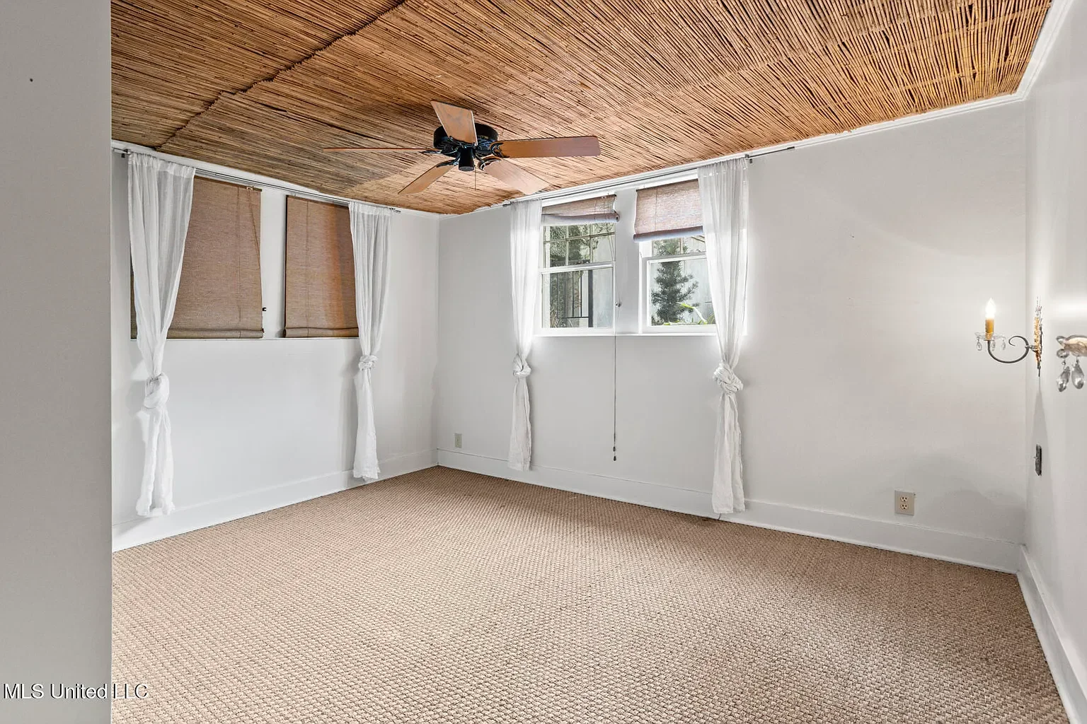 1937 Spanish Colonial house Jackson Mississippi - 35 - room.webp