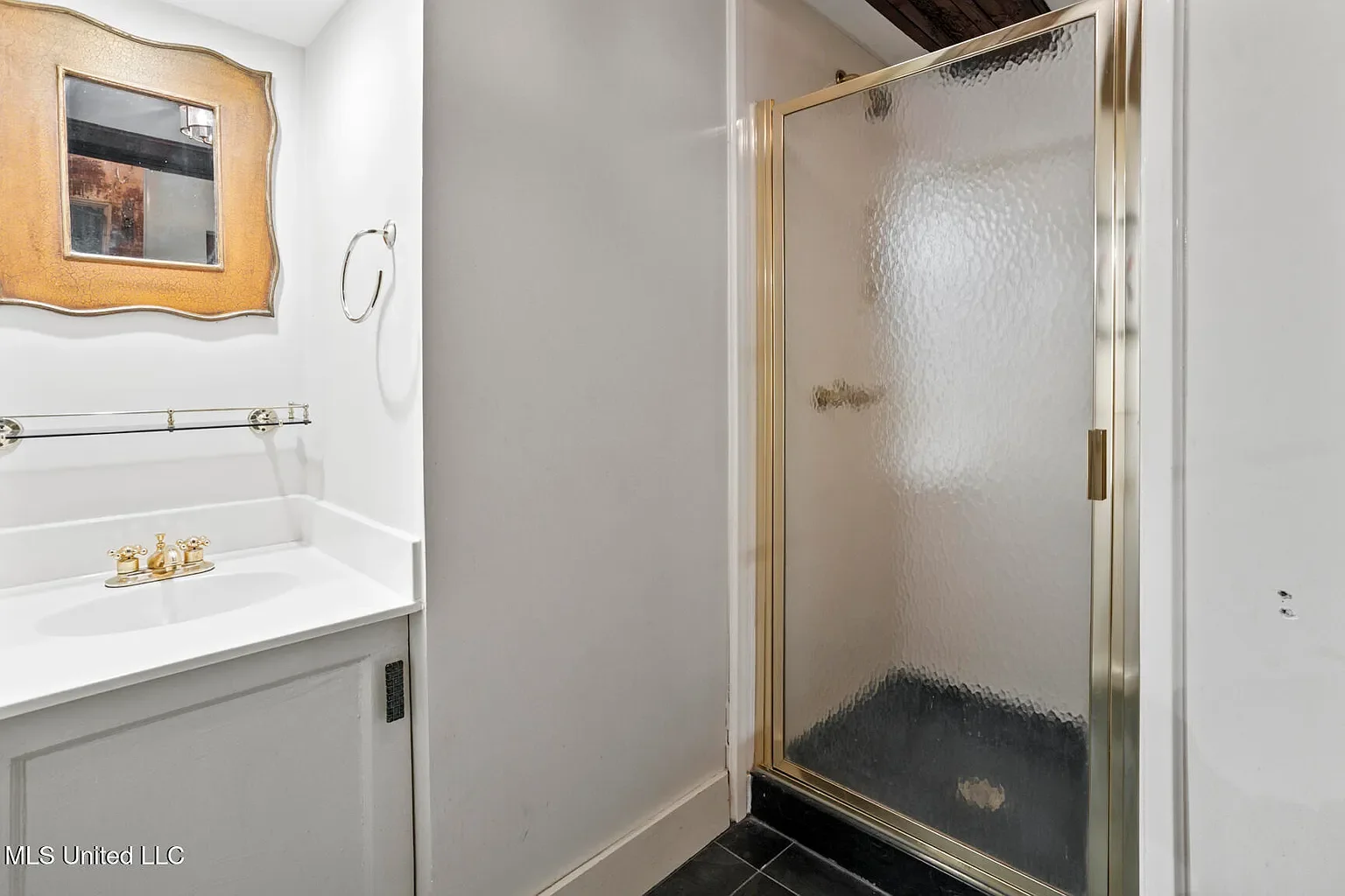 1937 Spanish Colonial house Jackson Mississippi - 36 - bathroom.webp