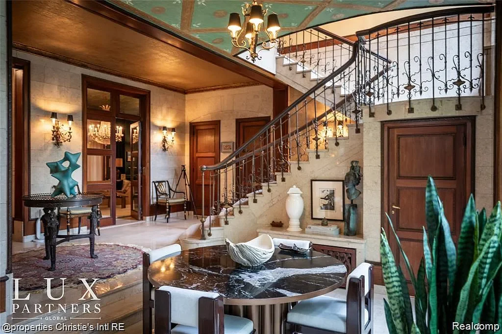 1915 Renaissance Revival house Detroit Michigan - 11 - staircase.webp