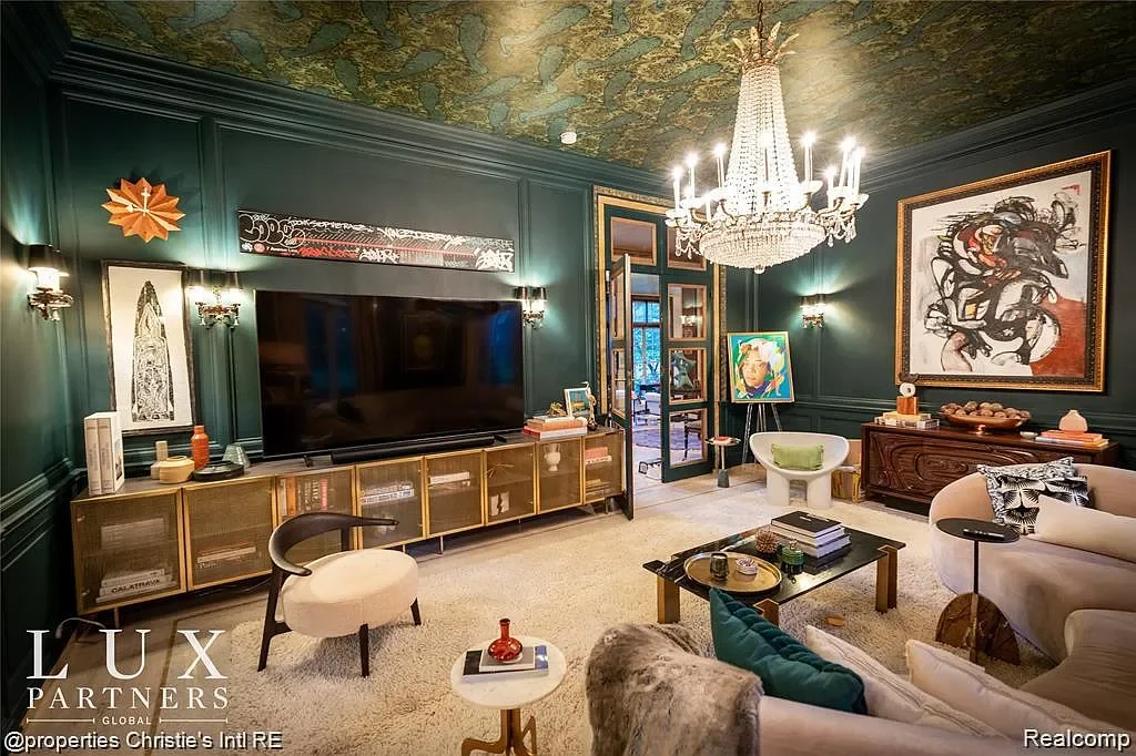 1915 Renaissance Revival house Detroit Michigan - 23 - media room.webp