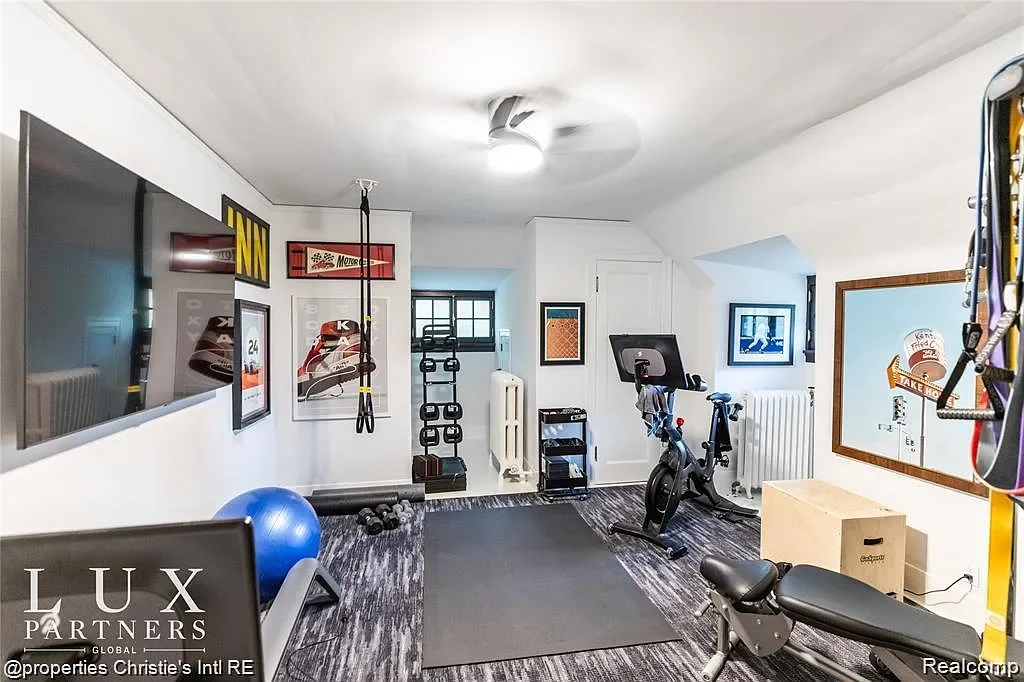 1915 Renaissance Revival house Detroit Michigan - 38 - gym.webp