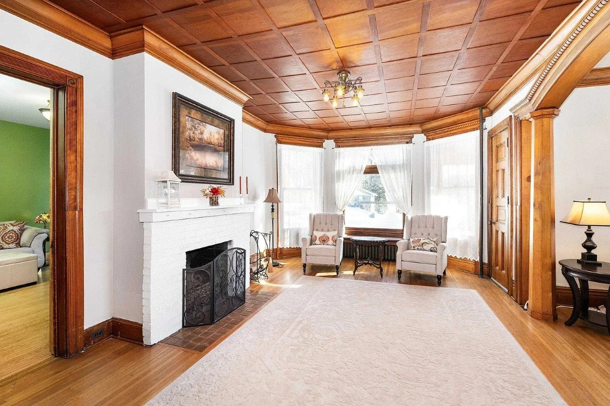 1892 Traditional house Duluth Minnesota - 5 - living room.webp