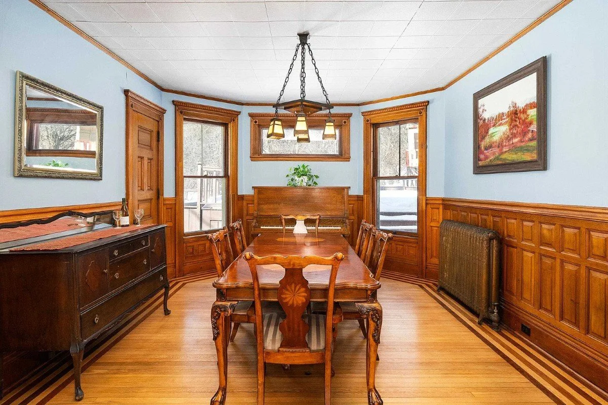 1892 Traditional house Duluth Minnesota - 8 - dining room.webp