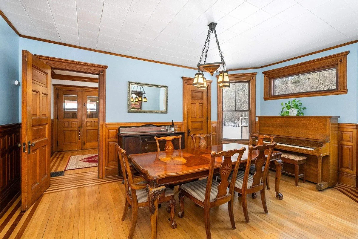 1892 Traditional house Duluth Minnesota - 9 - dining room.webp