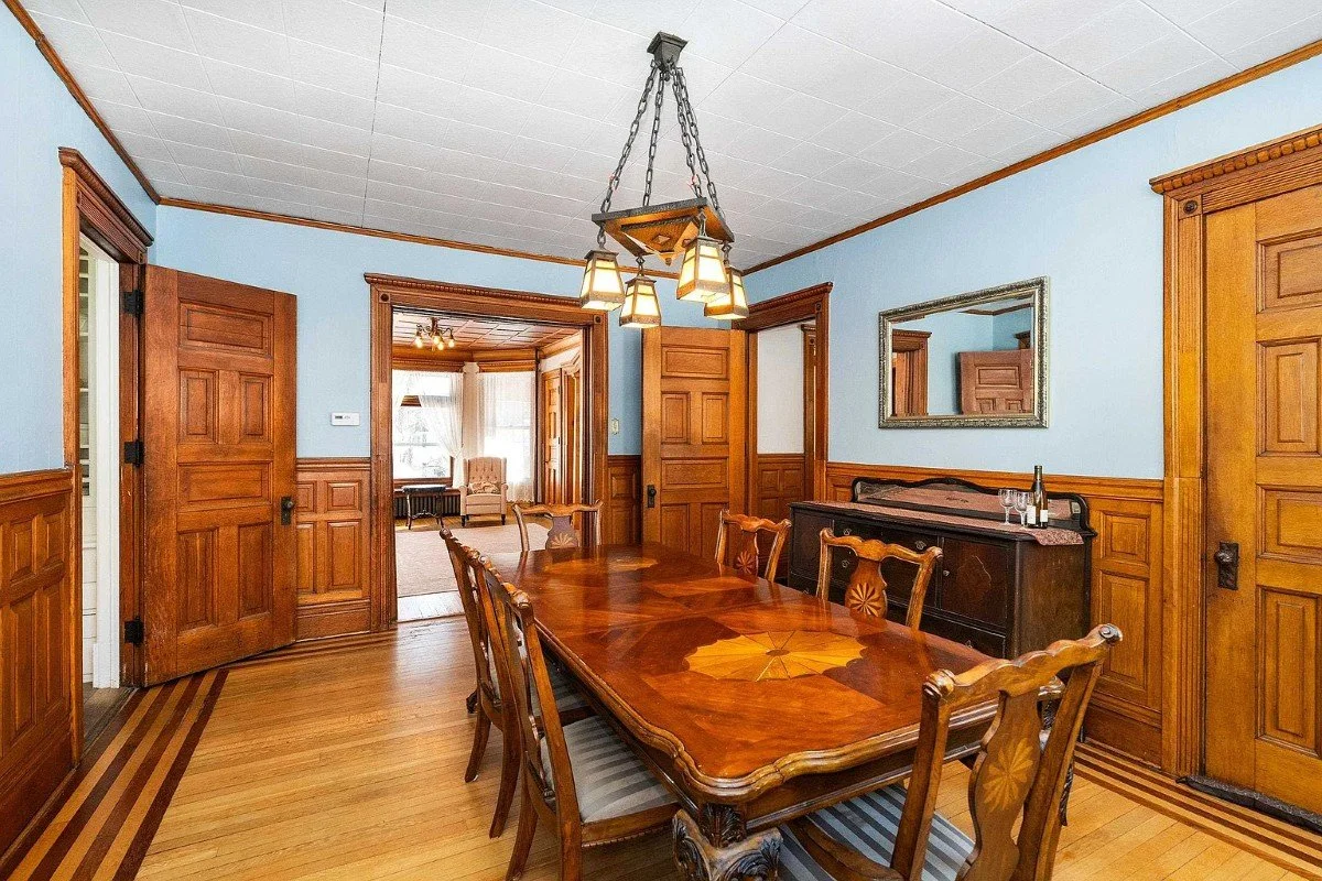 1892 Traditional house Duluth Minnesota - 10 - dining room.webp