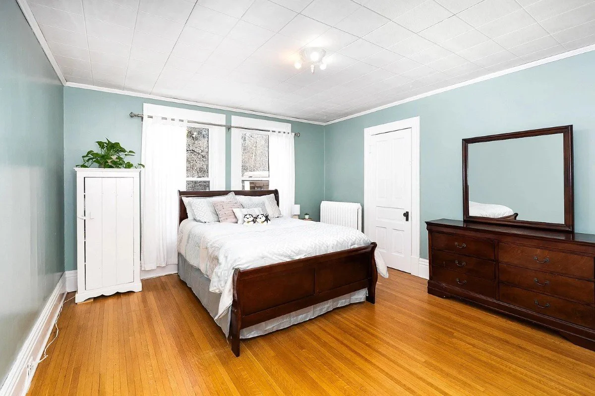 1892 Traditional house Duluth Minnesota - 28 - bedroom.webp