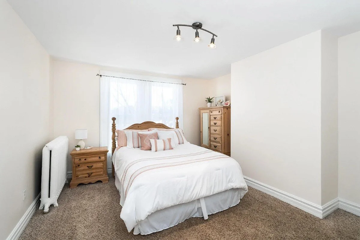 1892 Traditional house Duluth Minnesota - 30 - bedroom.webp