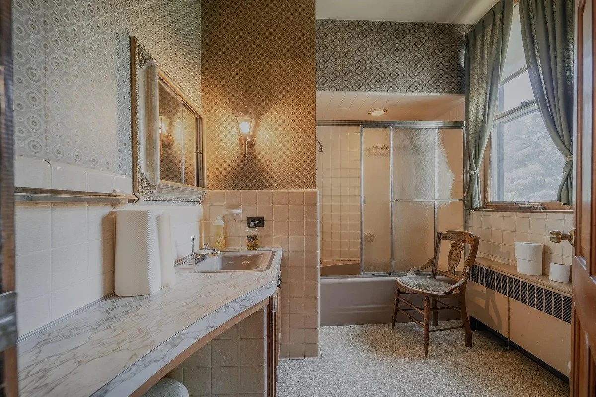 1897 Victorian house Rogersville Tennessee - 35 - bathroom.webp