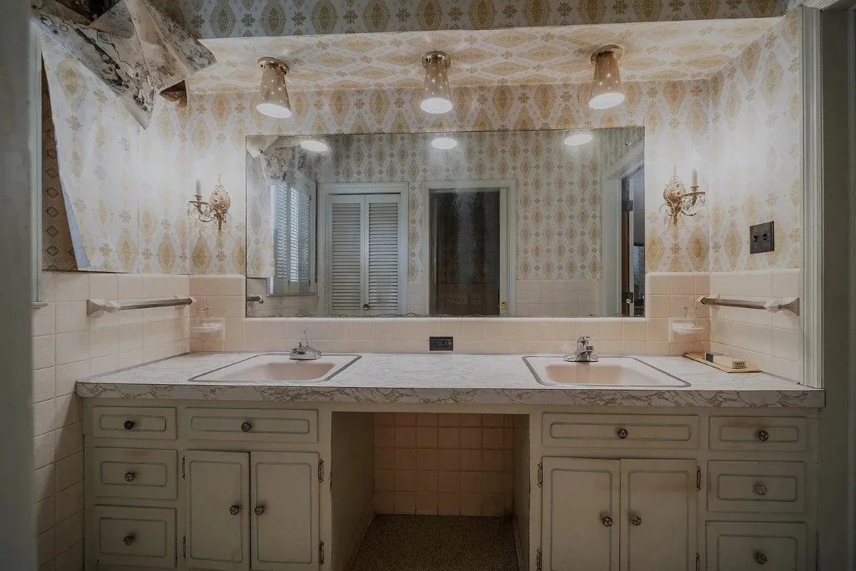 1897 Victorian house Rogersville Tennessee - 43 - bathroom.webp