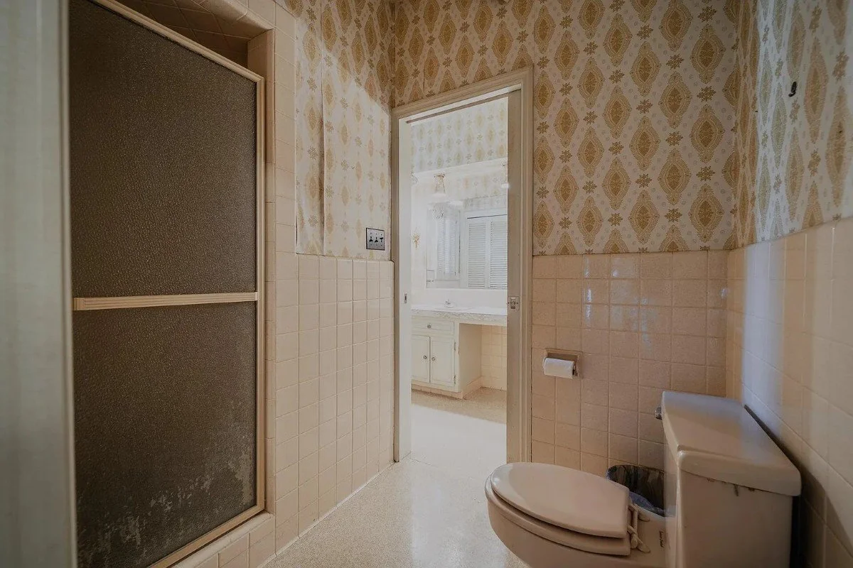 1897 Victorian house Rogersville Tennessee - 45 - bathroom.webp