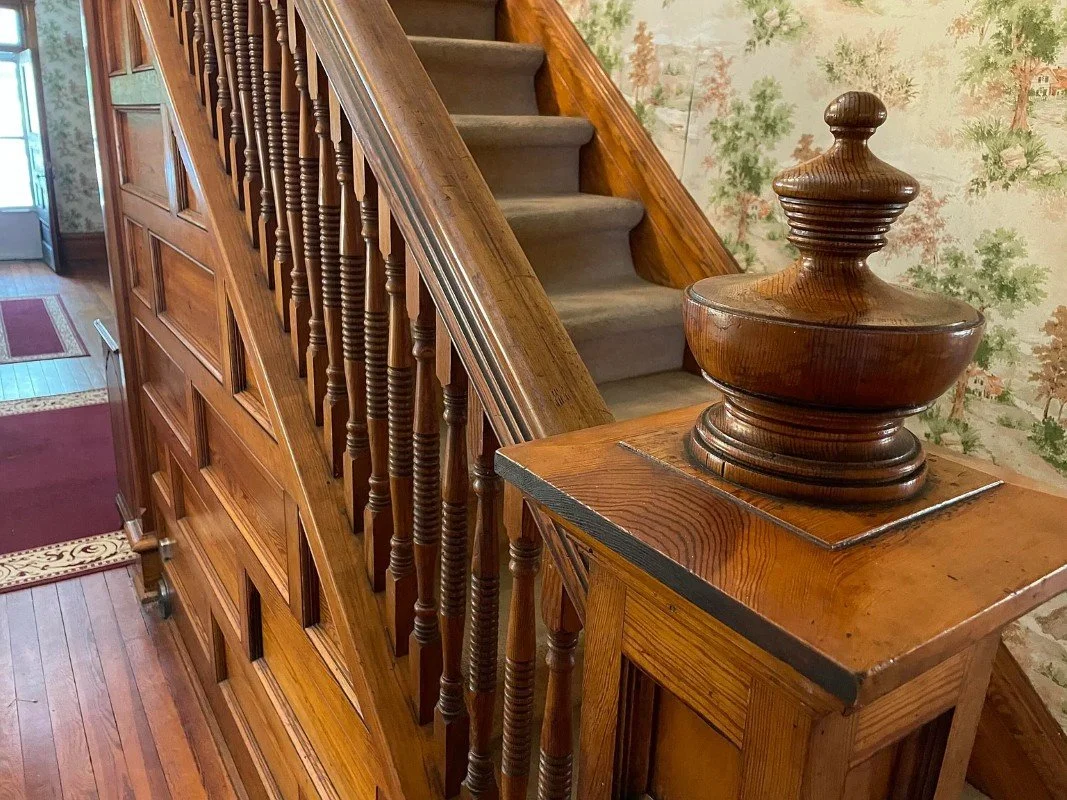 1897 Victorian house Rogersville Tennessee - 48 - staircase.webp