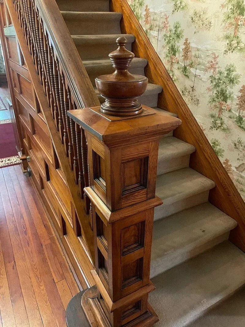 1897 Victorian house Rogersville Tennessee - 50 - staircase.webp