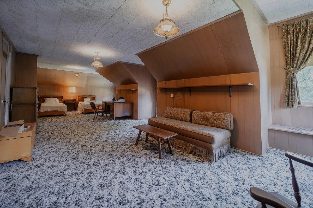 1897 Victorian house Rogersville Tennessee - 58 - bedroom.webp