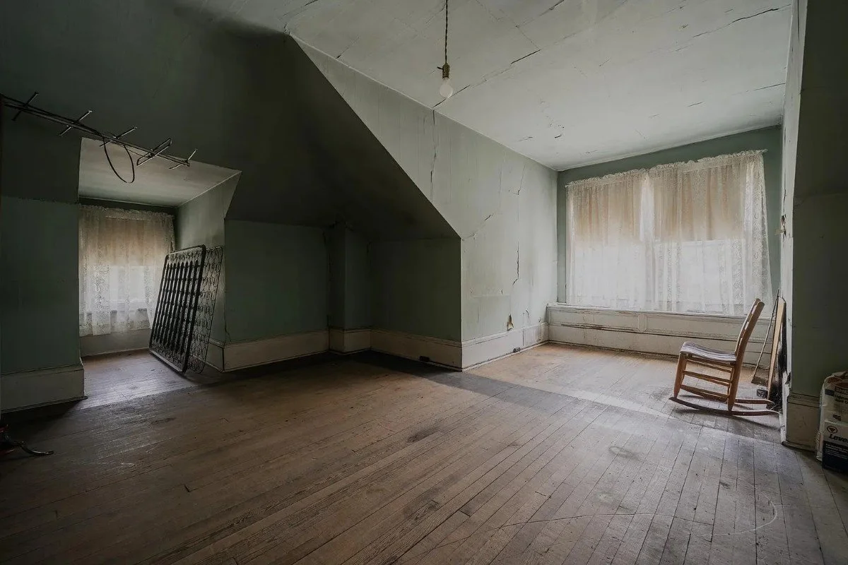 1897 Victorian house Rogersville Tennessee - 66 - room.webp