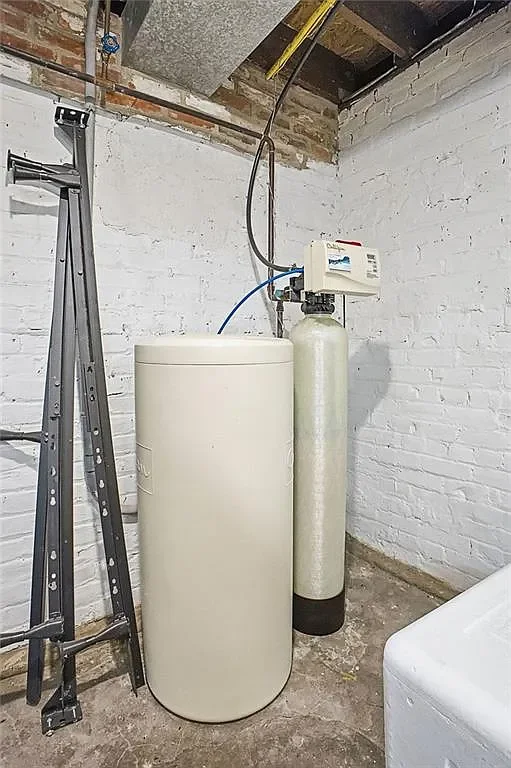 1893 Traditional house Saint Joseph Missouri - 55 - basement.webp