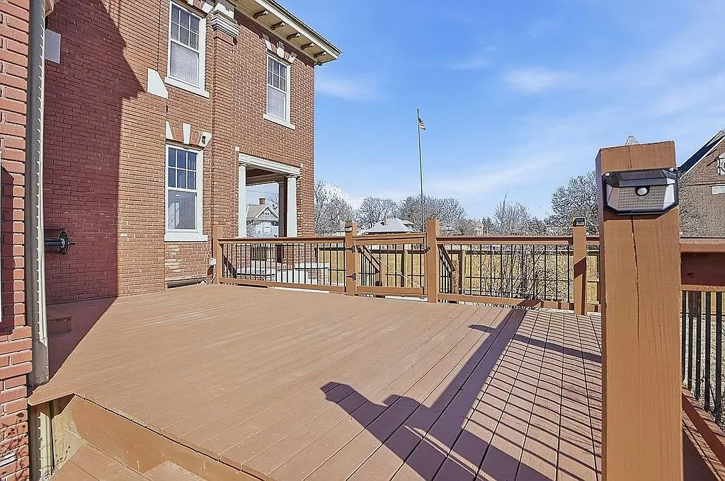 1893 Traditional house Saint Joseph Missouri - 62 - deck.webp
