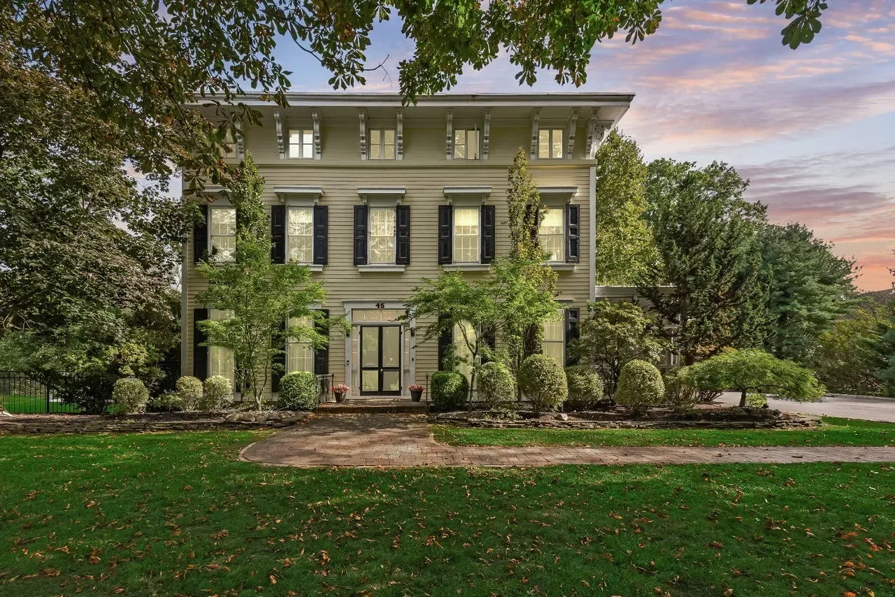 1840 Italianate house in Chesterfield, New Jersey - $1.1 Million
