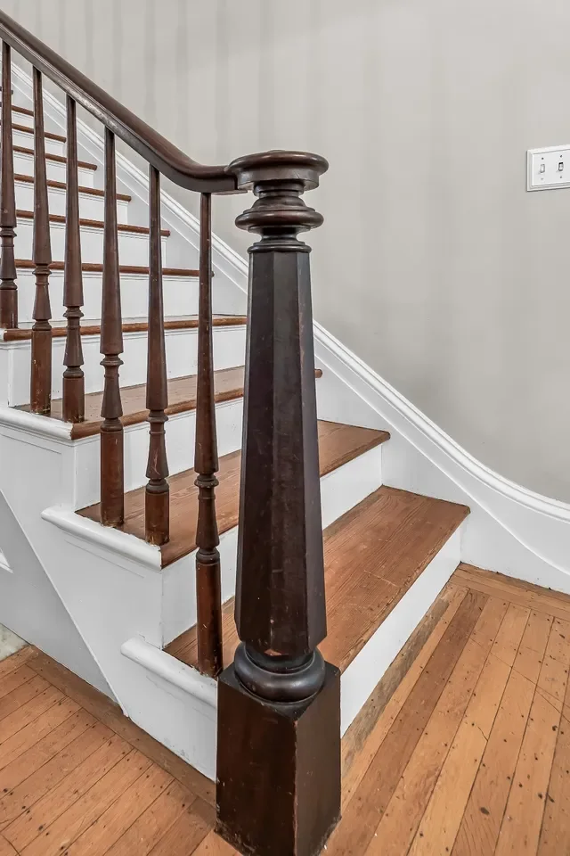 1840 Italianate house Chesterfield New Jersey - 11 - staircase.webp