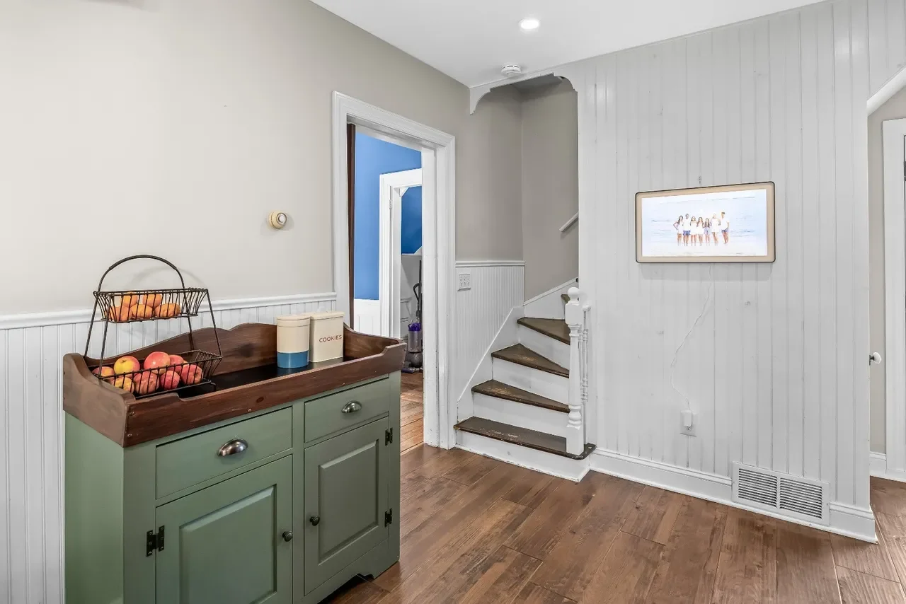 1840 Italianate house Chesterfield New Jersey - 26 - stairs.webp