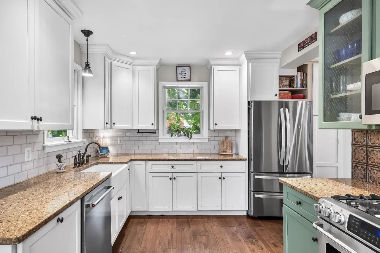 1840 Italianate house Chesterfield New Jersey - 31 - kitchen.webp