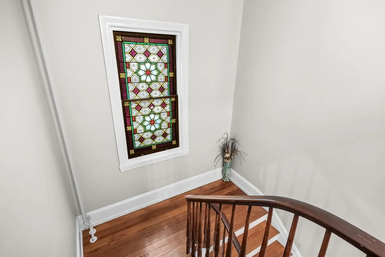 1840 Italianate house Chesterfield New Jersey - 36 - stairs.webp