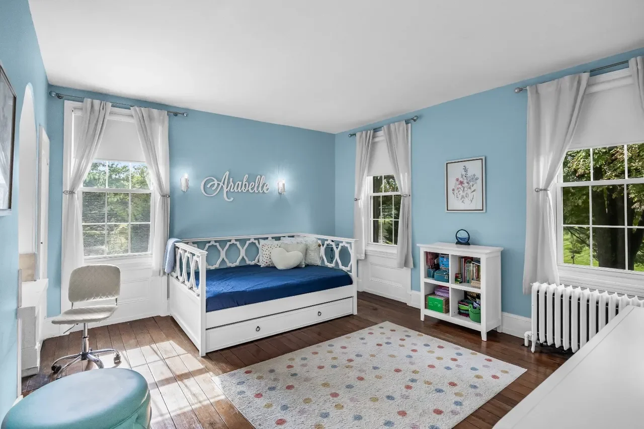 1840 Italianate house Chesterfield New Jersey - 44 - bedroom.webp