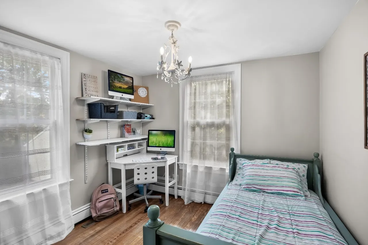 1840 Italianate house Chesterfield New Jersey - 47 - bedroom.webp