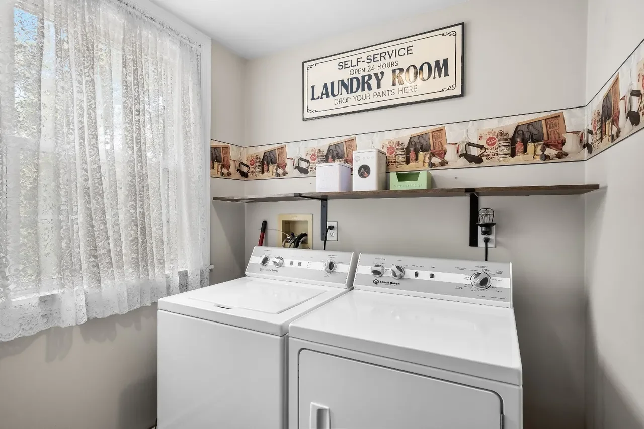 1840 Italianate house Chesterfield New Jersey - 51 - laundry.webp