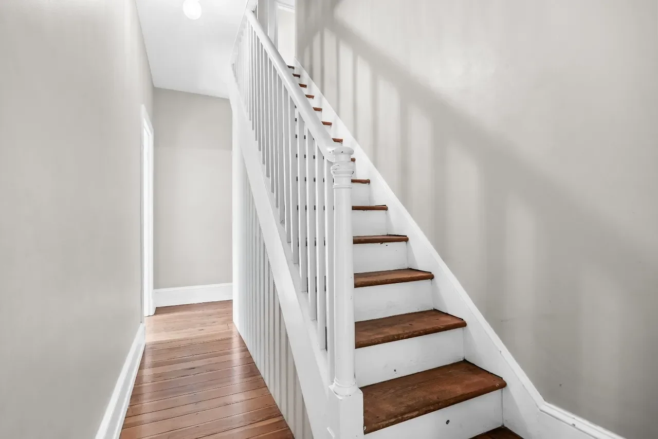 1840 Italianate house Chesterfield New Jersey - 53 - stairs.webp