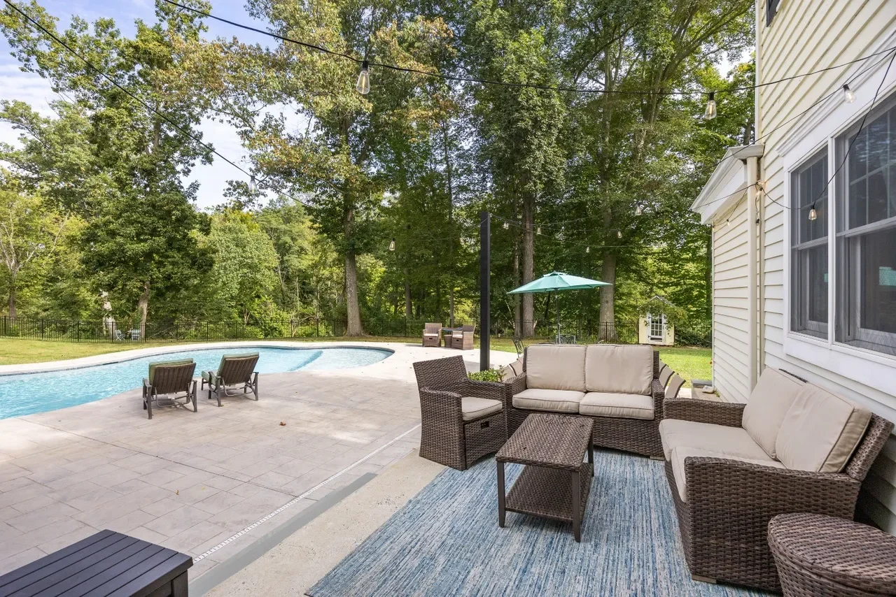 1840 Italianate house Chesterfield New Jersey - 72 - backyard.webp