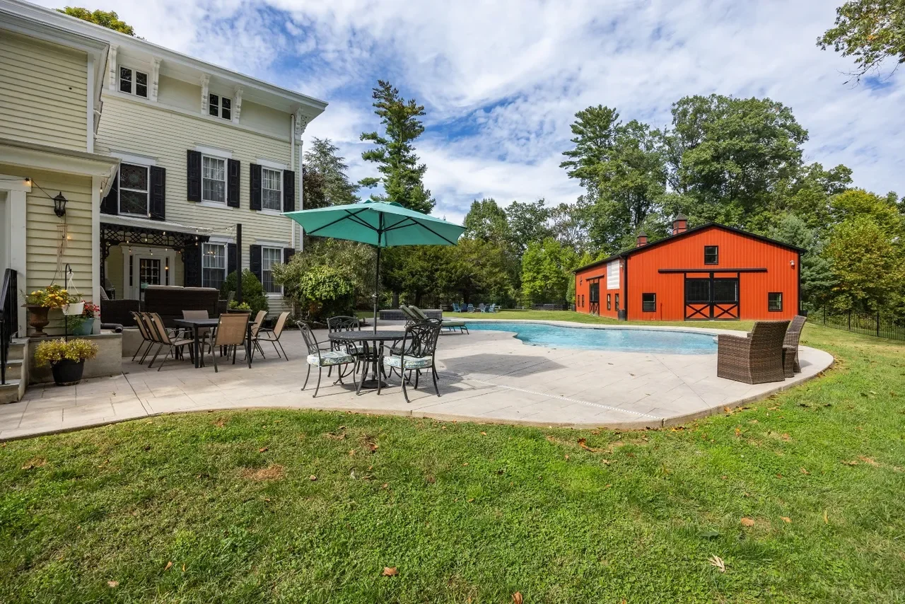 1840 Italianate house Chesterfield New Jersey - 73 - backyard.webp