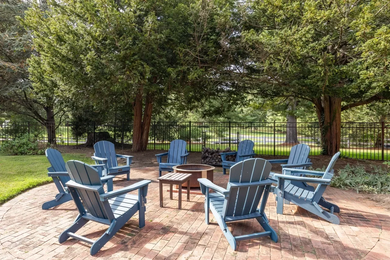 1840 Italianate house Chesterfield New Jersey - 78 - backyard.webp