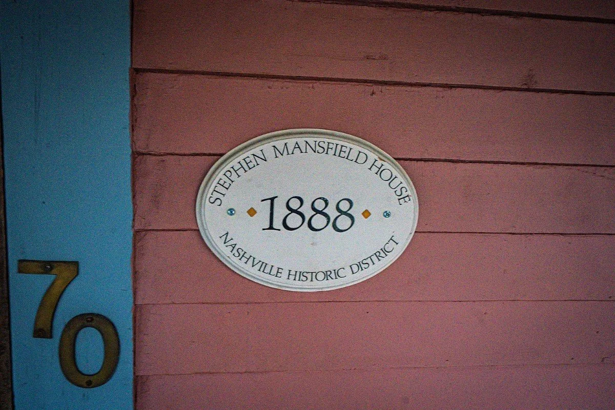 The Stephen and Maria Mansfield House 1888 Queen Anne Nashua New Hampshire - 2 - historical sign.webp