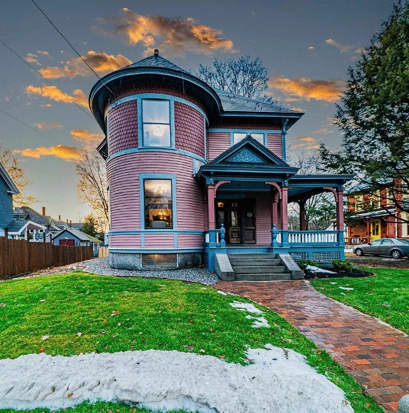 The Stephen and Maria Mansfield House 1888 Queen Anne Nashua New Hampshire - 46 - front view.webp